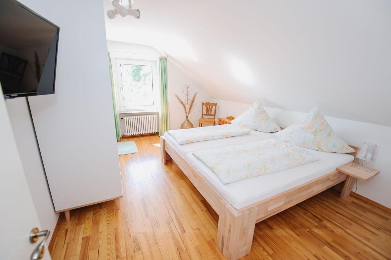 Ferienwohnung Menzer Am See Ohningen Exteriör bild